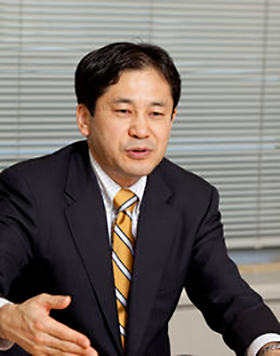 深野康彦氏